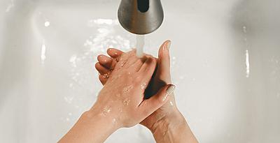 Защо трябва да си миете ръцете поне 20 секунди?